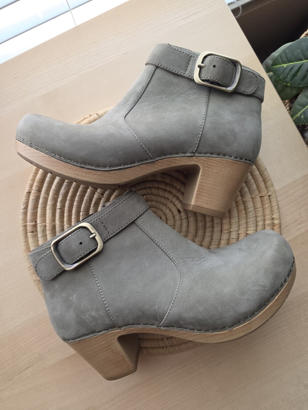 Dansko Autumn Ankle Booties Clogs Suede Gray Leather Size 37 US 7